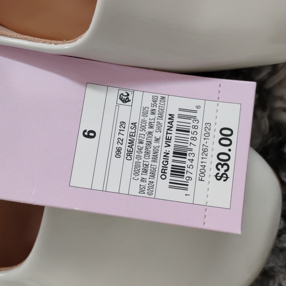 Wild Fable Mary janes - Picture 2 of 3